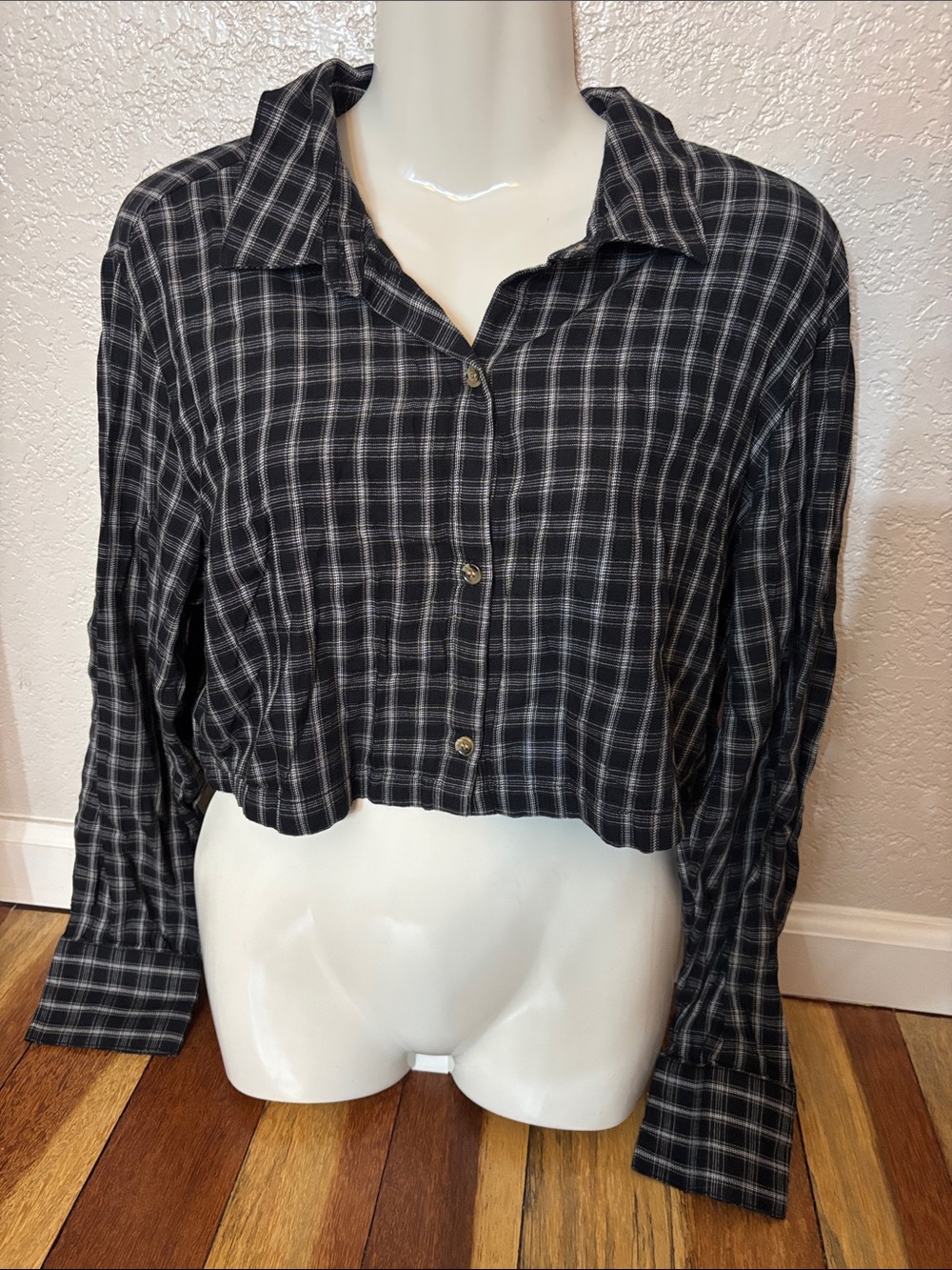 H&M Black and White Plaid Cropped Button-Down Shirt